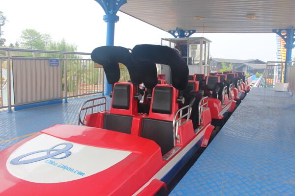 Roller coaster cabin